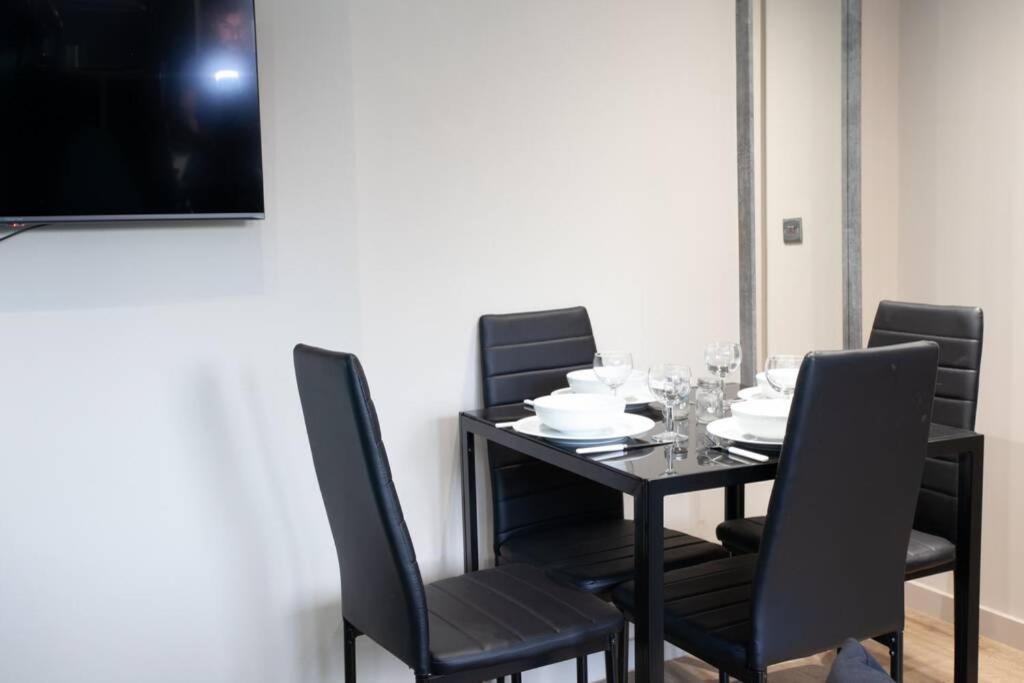 Stylish Central Location 2Bd Apartment 威根 外观 照片