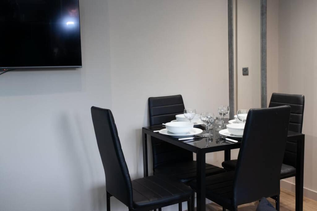 Stylish Central Location 2Bd Apartment 威根 外观 照片